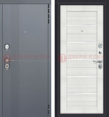 Железная дверь с серой и белой МДФ со стеклом внутри ДМ-462 в Ликино-Дулево