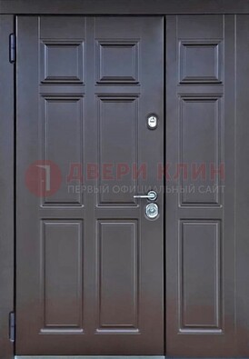 Тёмная двухстворчатая входная дверь для коттеджа с МДФ ДМ-533 в Ликино-Дулево