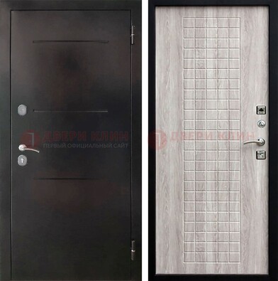 Черная железная дверь с порошковым покрытием и филенчатой МДФ ДП-221 в Ликино-Дулево