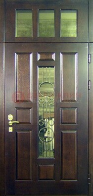 Парадная дверь со стеклянными вставками и ковкой ДПР-1 в офисное здание в Ликино-Дулево