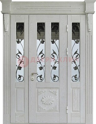 Входная парадная дверь со стеклом и ковкой в белом цвете ДПР-93 в Ликино-Дулево
