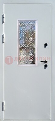 Серая металлическая дверь со стеклом и ковкой ДС-75 в Ликино-Дулево