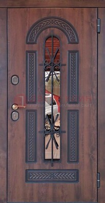 Железная дверь со стеклом и ковкой и узором ДСК-150 в Казани