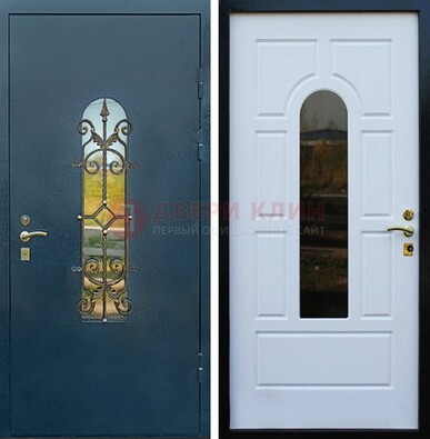 Входная дверь Дверь со стеклом и ковкой ДСК-71 для кирпичного дома в Ликино-Дулево