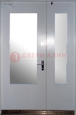 Белая  тамбурная дверь со стеклянными вставками ДТМ-18 в Ликино-Дулево