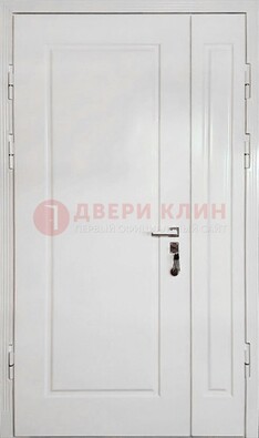 Полуторная металлическая дверь с МДФ в белом цвете ПЛ-24 в Ликино-Дулево